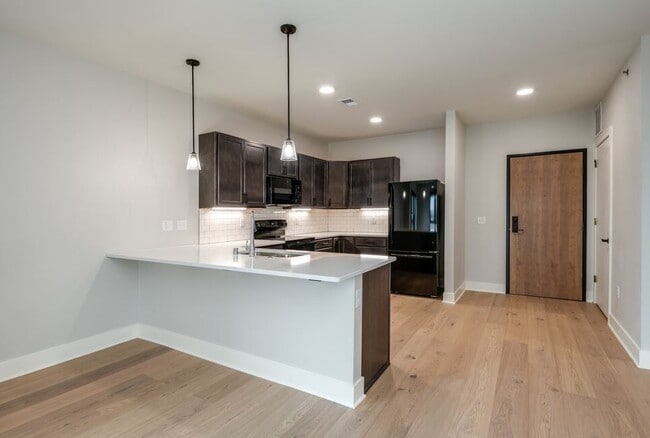 SIX65 Brookfield Apartments