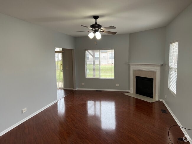 Building Photo - 1706 Fredericksburg Ln Rental
