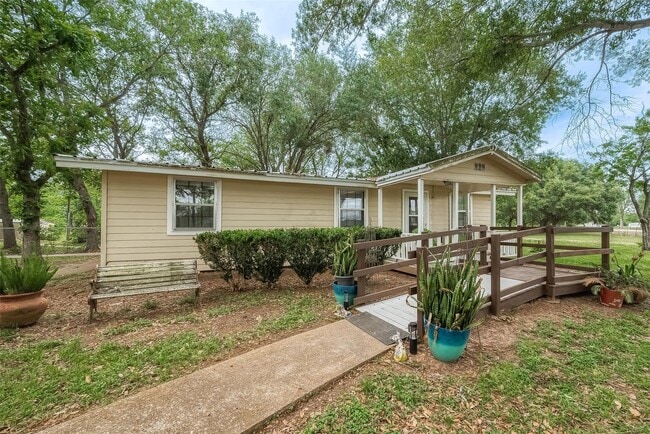 Photo - 2520 Richmond St