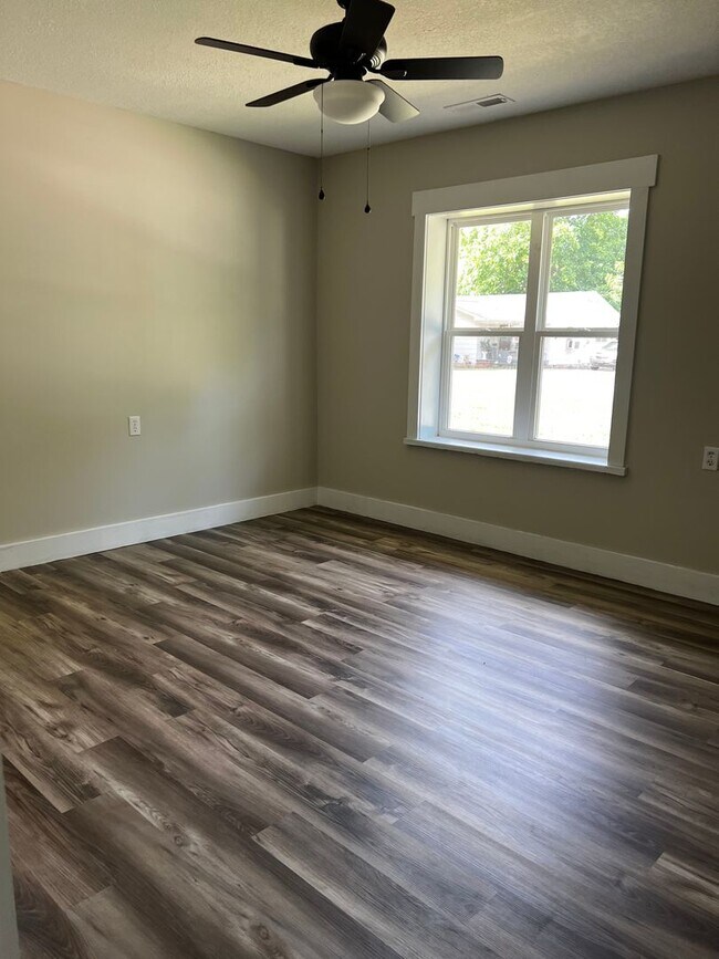 Photo - North Locust St Complex Unidad 2