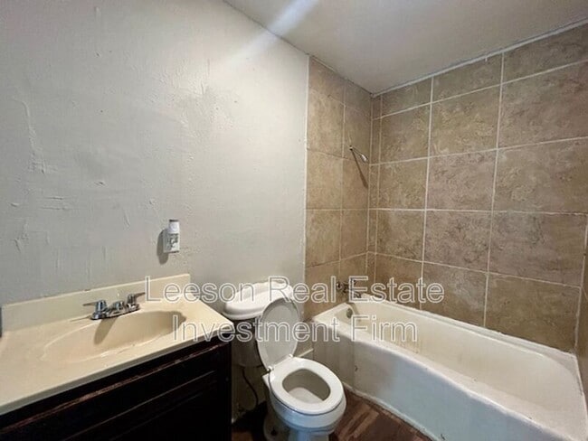 Photo - 7041 Penny St
