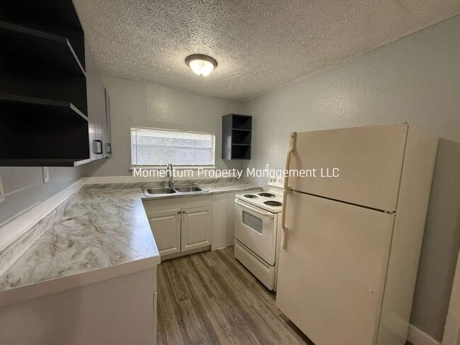 Photo - Completely Renovated Adorable 2/1- DONT MISS OUT!!!