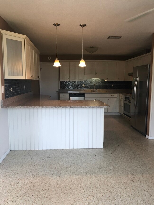 Photo - 1081 Aron St