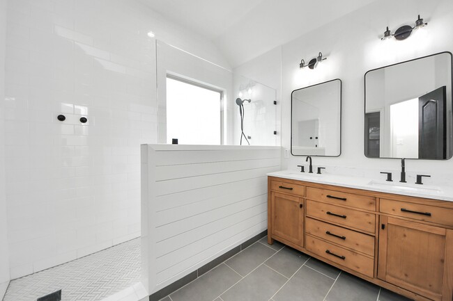 Photo - 17010 Upper Ridge Ln