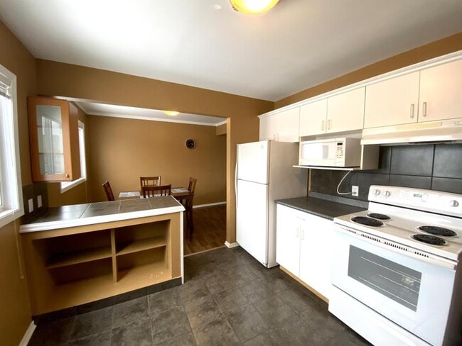 Photo - 3 bedroom in Kitimat BC V8C 1W4