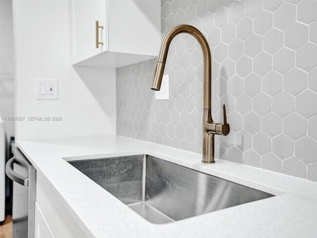 Photo - 932 Mandarin Isle Unit 1