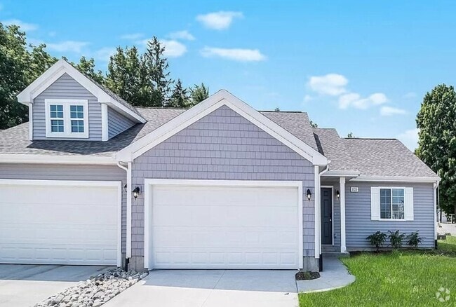 Building Photo - Newer Villa For Lease Rental