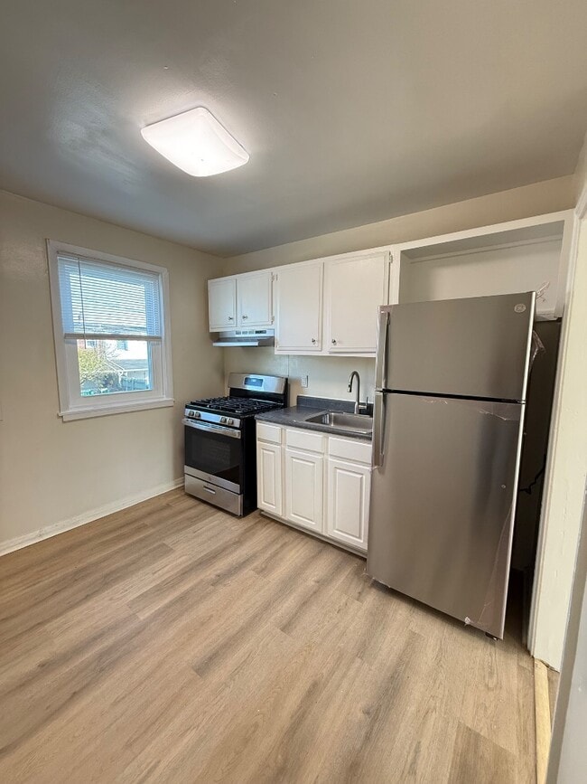 Photo - 7521 Lange St