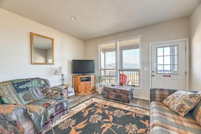 Photo - 37464 Modoc Point Rd