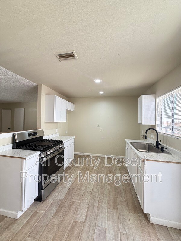 68085 Cll Bolsa Unit B