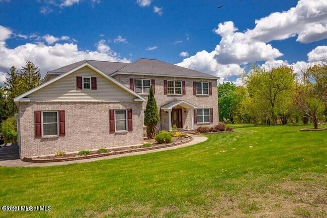 Photo - 620 Sacandaga Rd