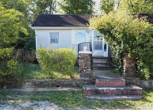 Building Photo - 1149 Indian Trail Rental