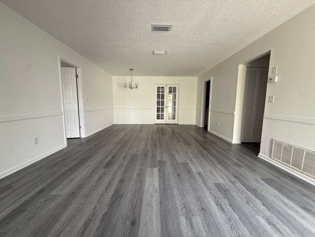 Photo - 5064 Springwood Rd