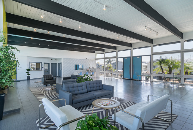 Main Lobby - Huntington by the Sea Mobile Estates Apartments