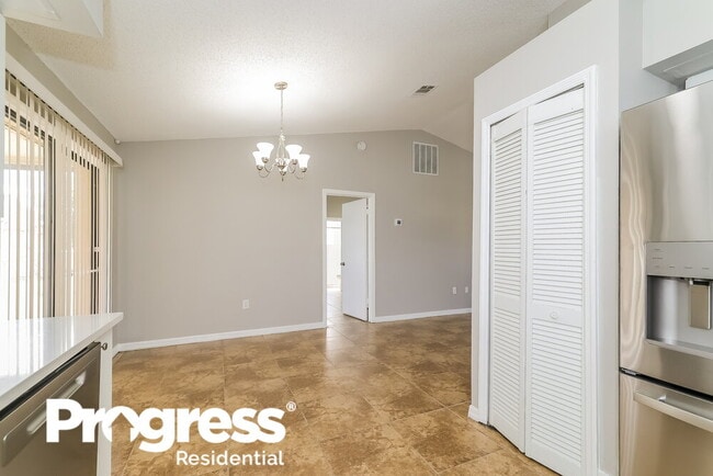 Photo - 637 Baldwin Dr