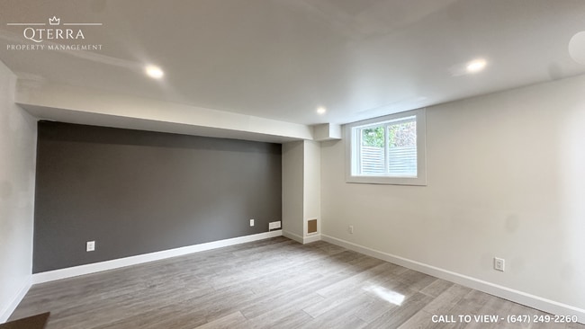 Building Photo - 42 Wenlock Cres