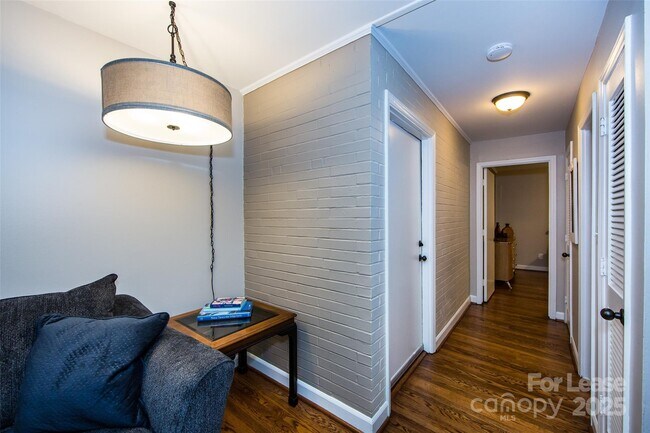 Photo - 400 Queens Rd Unidad B3