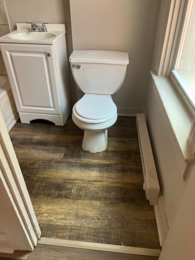 Photo - Large 4 bedroom 2 full bath House Lancaste...