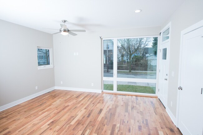 Photo - 1610 E Belleview Pl Unit Lower