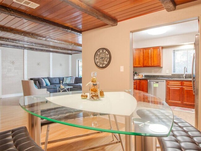 1245 Catalpa Ln Unidad 1