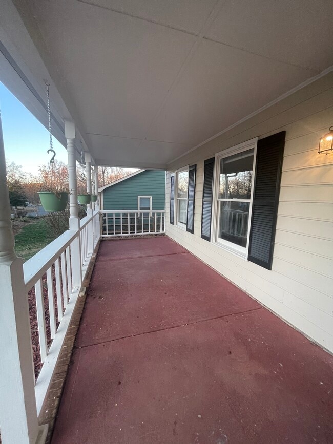 Photo - 6016 Loch Arbor Ln