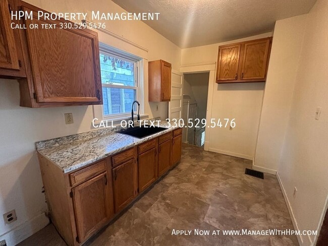 Photo - 913 Smith Ave SW