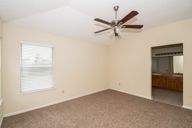 Photo - 407 Rolling Rock Ct