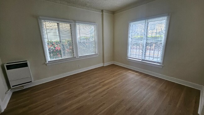 Photo - 1005 W 23rd St Unidad 102