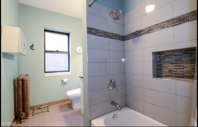 Photo - 2 br, 2 bath Condo - 3741 N Pine Grove Ave