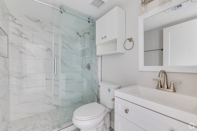 2HAB, 1BA - 900 ft² - Baño