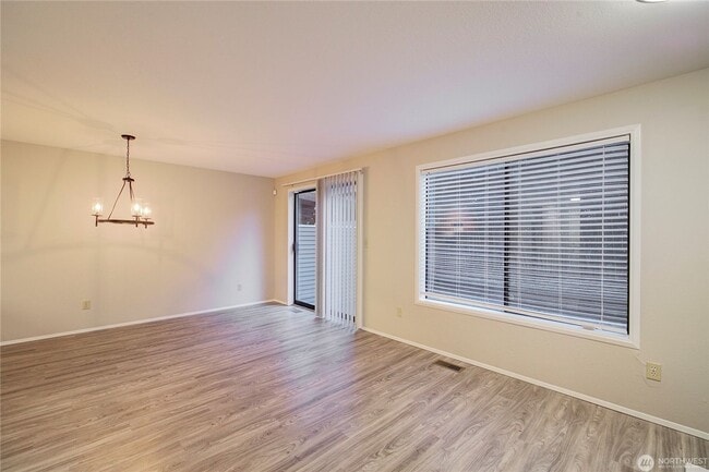 Photo - 2Bd/1.5Ba Kirkland Townhome