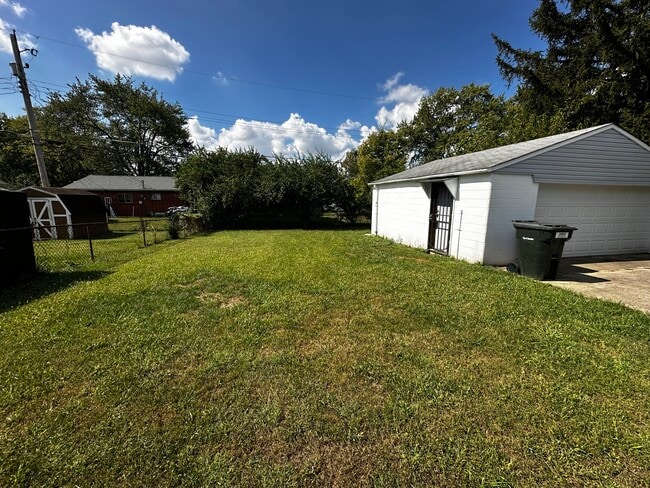 Photo - 2993 Southfield Dr