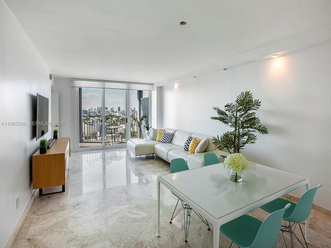 Building Photo - 1500 Ocean Dr Unit PH-10