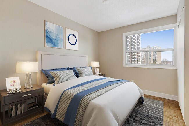 Photo - Richmond Park Square