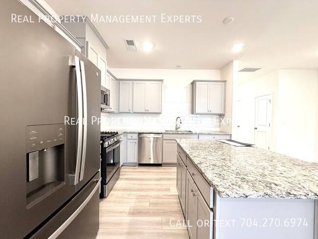 Photo - 6017 Rizer Dr