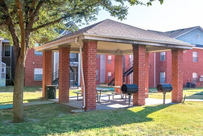 Photo - Village Oaks