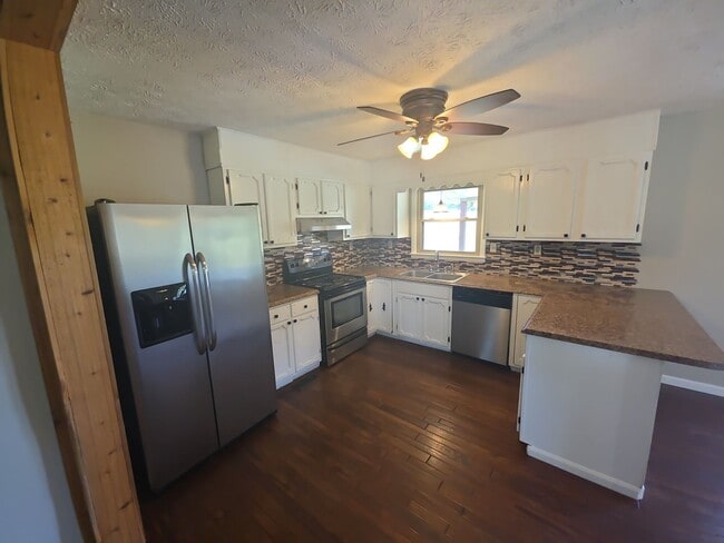 Photo - 139 Moore Rd