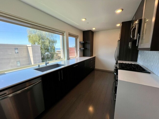 Photo - LUXURY ALKI 3 BED TOWNHOME FOR RENT W EXPANSIVE WATER VIEWS!