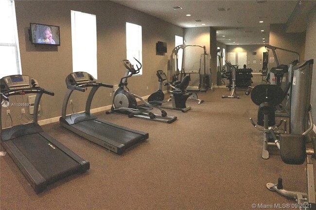 Photo - 990 NW 99th Ct
