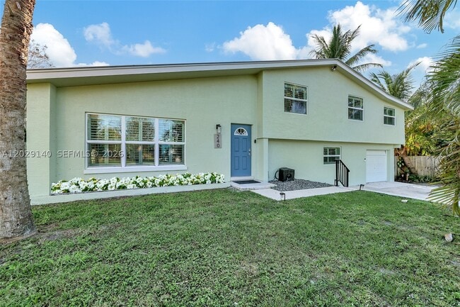 Building Photo - 240 SE Tressler Dr