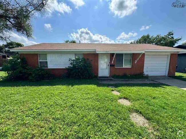 Building Photo - 1702 Cimarron Trail Rental