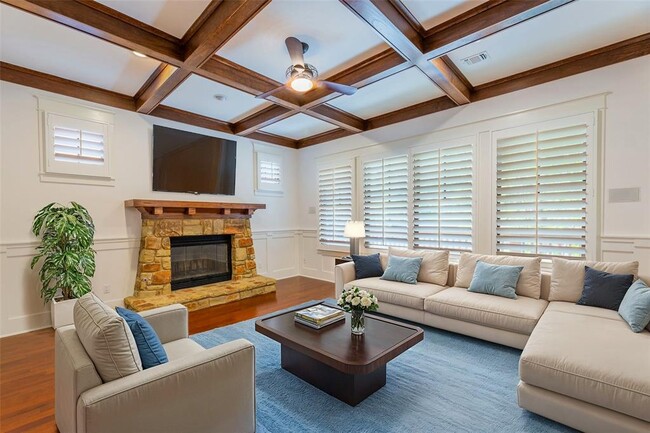 Photo - 4309 Camacho St