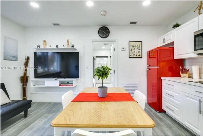 Photo - 17001 NE 20th Ave Unit 1