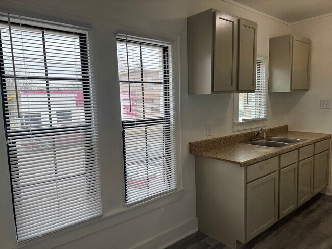 Photo - 2202 Cincinnati Ave Unit 2202