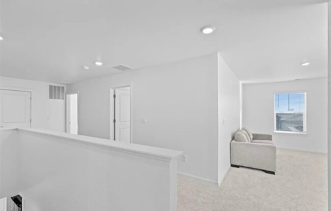 Photo - Shared Bathroom Room 3