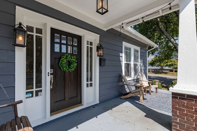 Photo - Charming 3BR/2BA home in the heart of Lock...