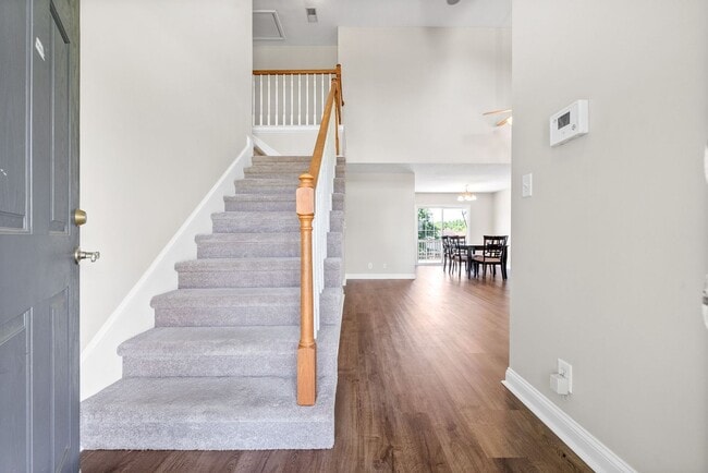 Photo - 680 Foxfield Dr