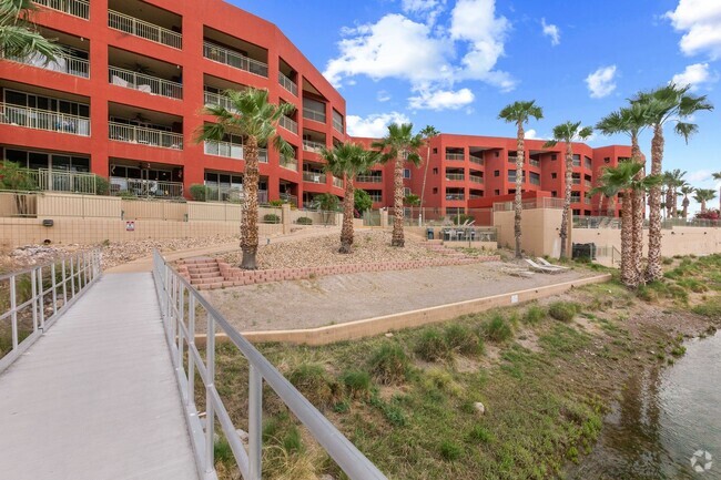 Building Photo - 3BR Furnished, on the Colorado River Acros... Unit 306 Rental