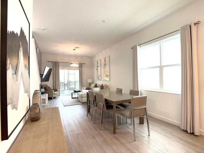 Photo - 332 Famagusta Dr