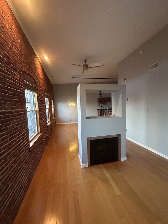 Photo - 1511 Main St